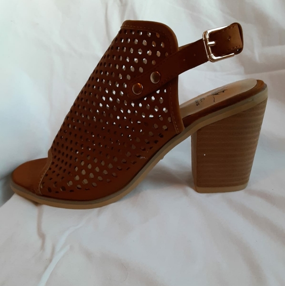 G.C shoes size 8.5 - Picture 2 of 5